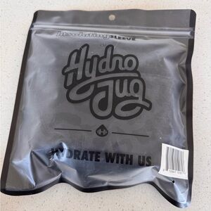 Hydro Jug Insulating Sleeve in Black leopard print